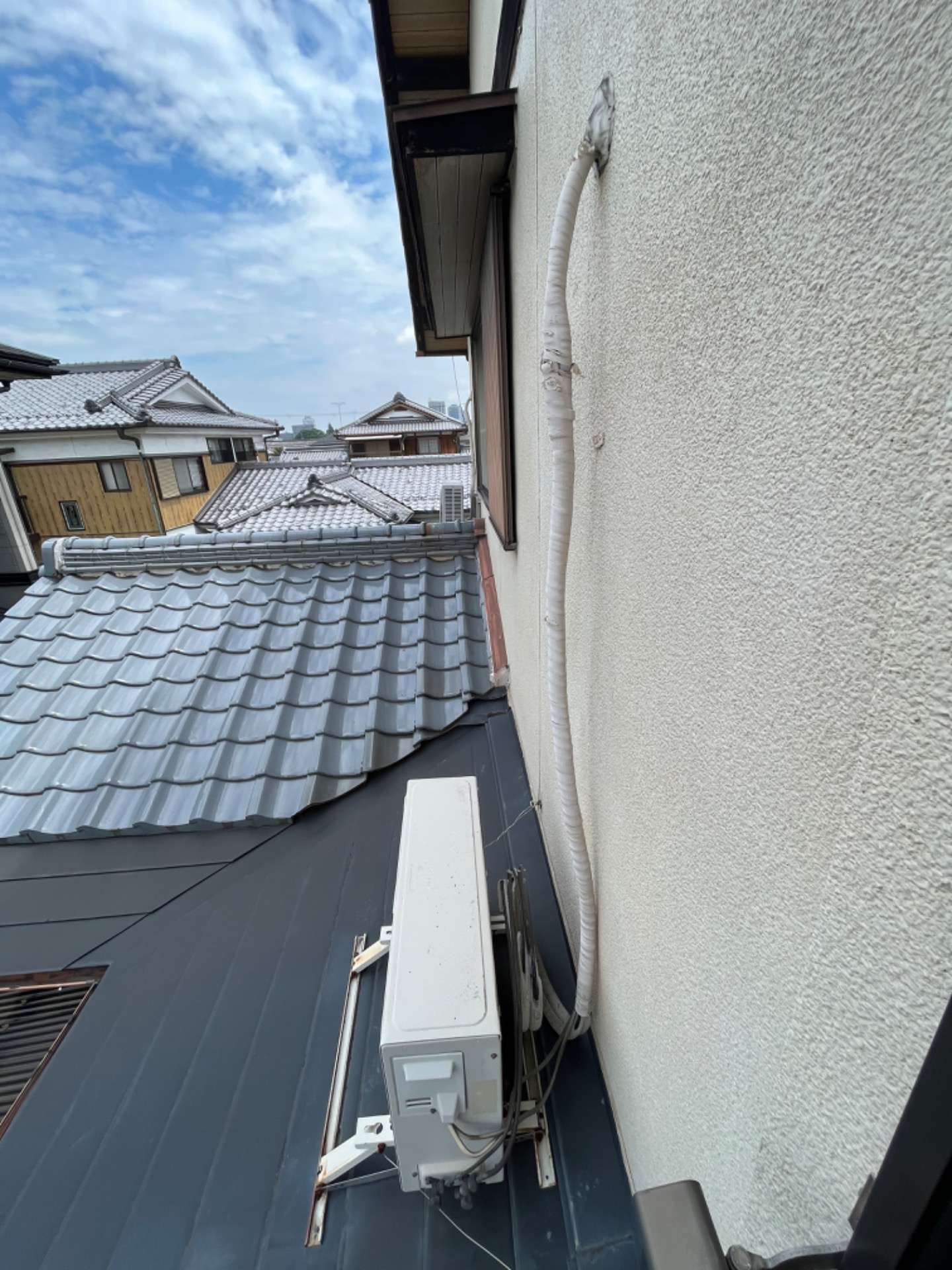 【エアコン配管】エアコン室外機配管テープ補修行いました｜アミカル