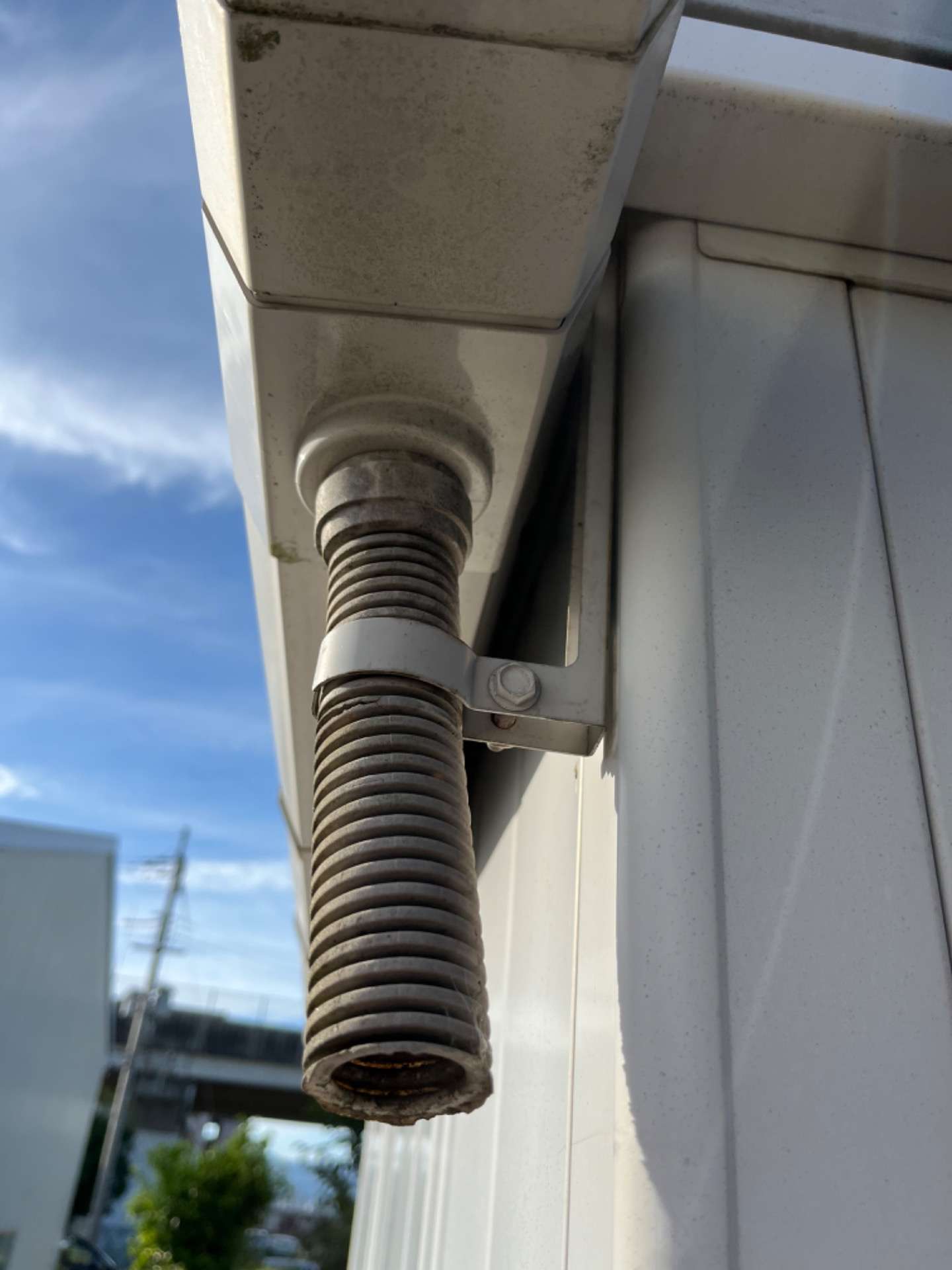 【蛇腹】樋の蛇腹交換を行いました｜アミカル