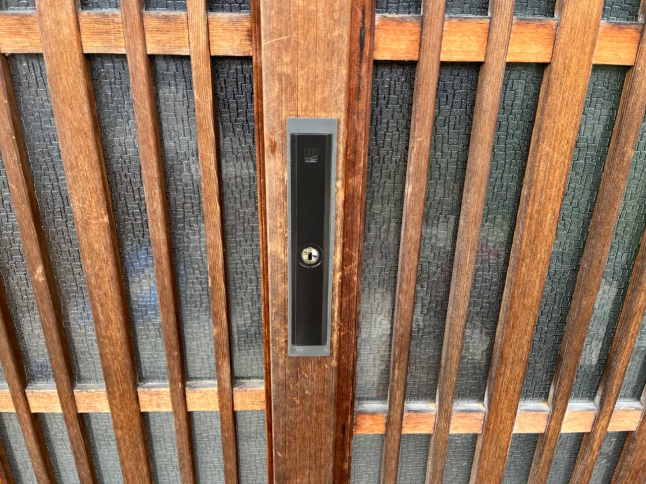 【錠】召し合わせ錠取付け作業を行いました｜アミカル