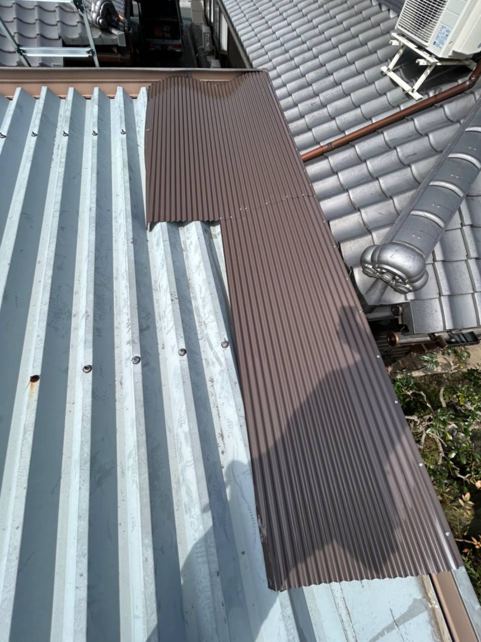 【水漏れ】倉庫屋根水漏れ修繕工事行いました｜アミカル